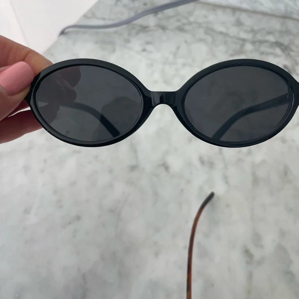 Set of thin frame sunglasses. black frame black lens tortoise frame brown lens - Picture 3 of 7